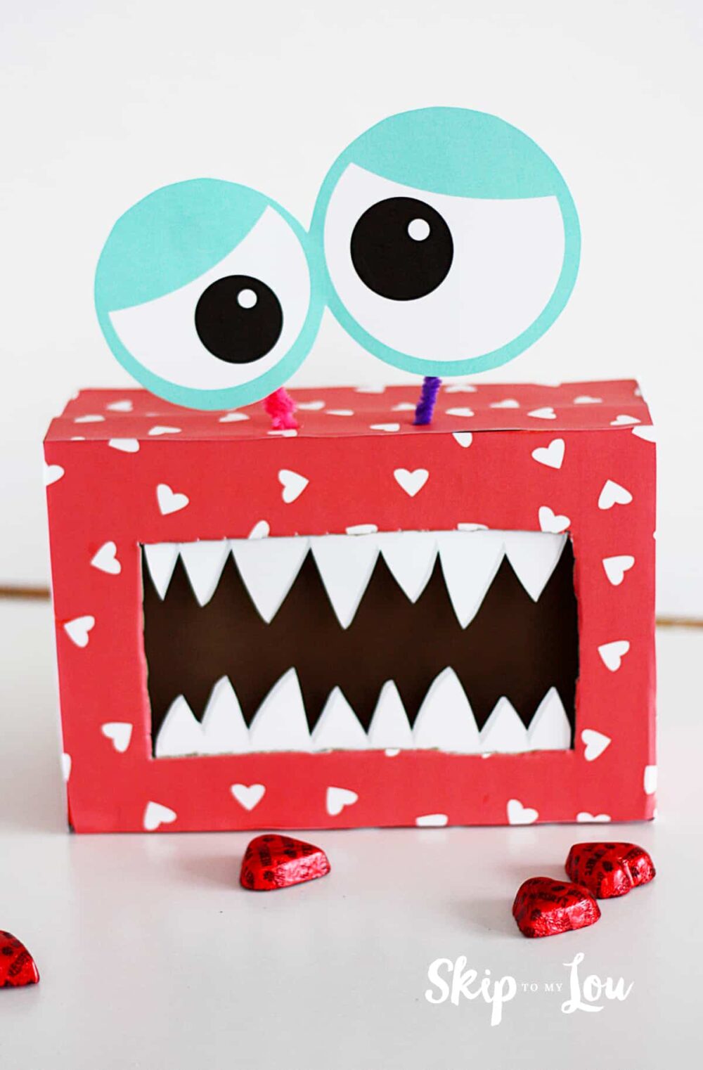 Valentines-Day-Monster-Box-DIY.