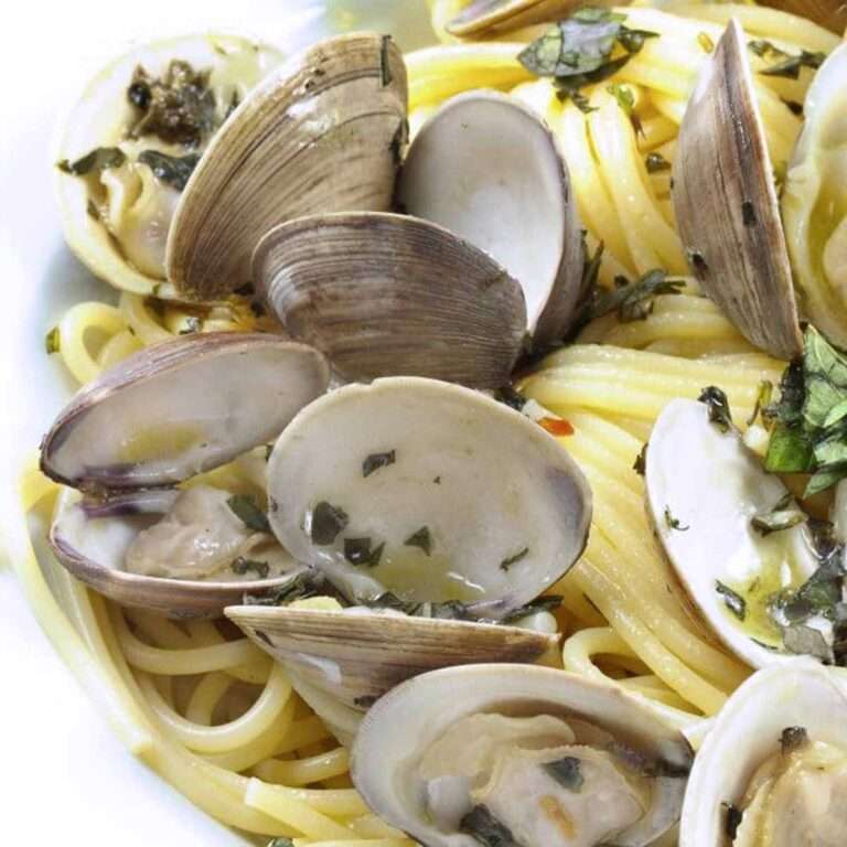 Linguine with clams