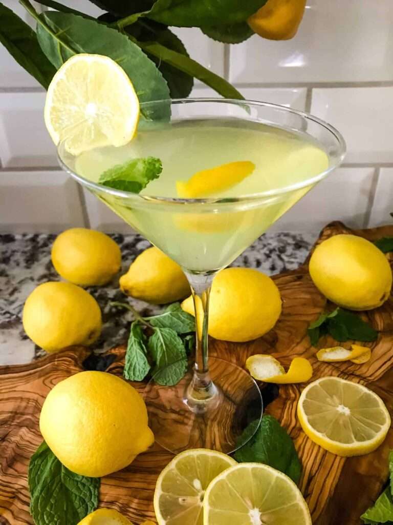 11 Refreshing Limoncello Cocktail Recipes