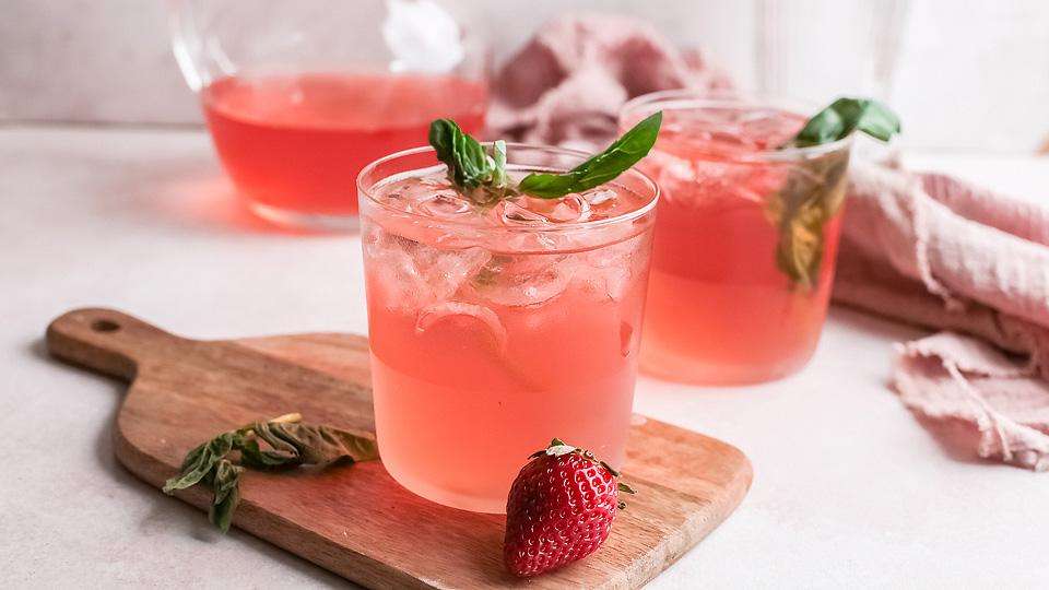 lemon basil strawberry gin rickey