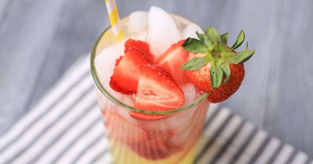 Strawberry limoncillo lemonade