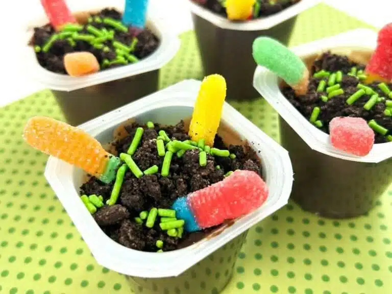 Dirt Cups made with Oreos