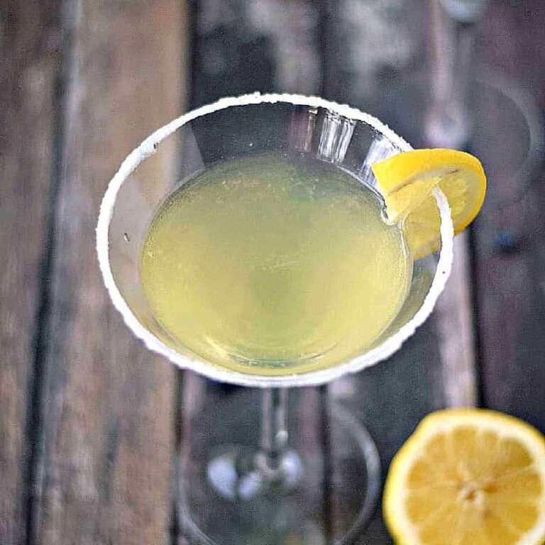 11 Refreshing Limoncello Cocktail Recipes