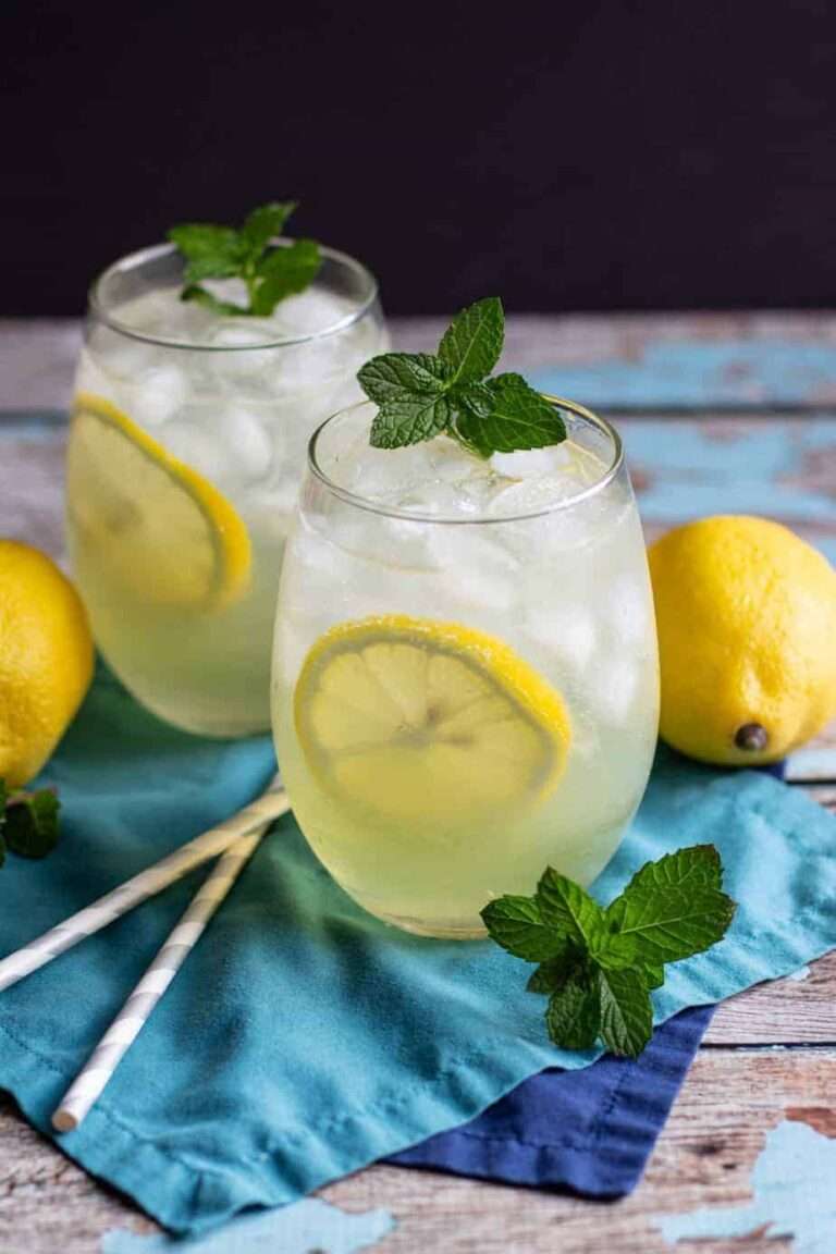 11 Refreshing Limoncello Cocktail Recipes