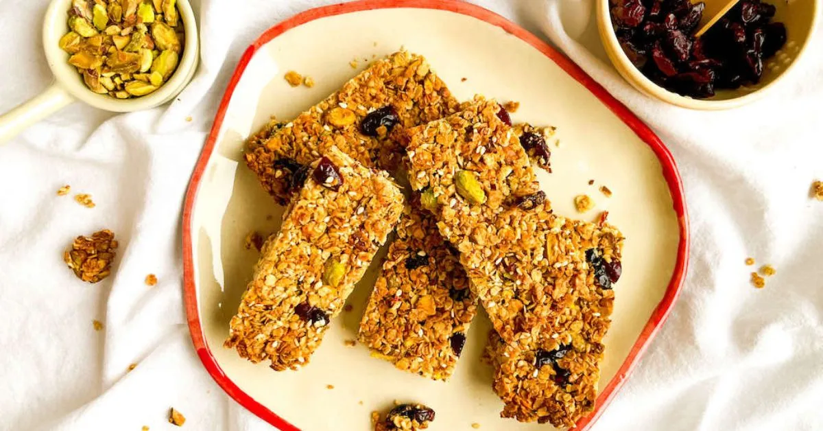 Pistachio Granola Bars Featured Image.