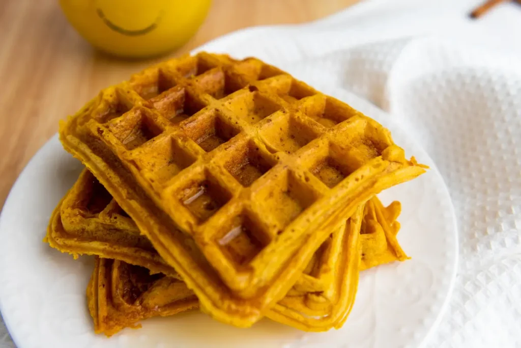 How to Make Vegan Pumpkin Waffles: 6 Easy Steps + Tips