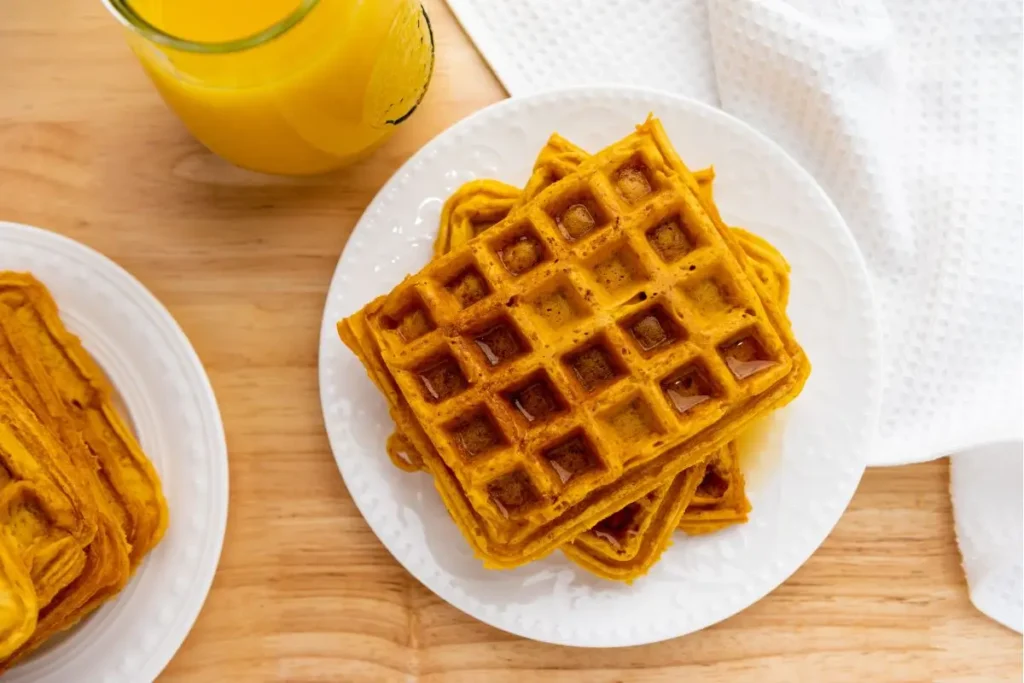 how to make crispy pumpkin waffles