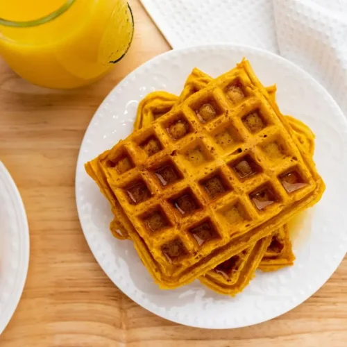 how to make crispy pumpkin waffles