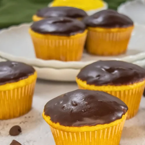 Boston Cream Pie Cupcakes cream filled cupcakes