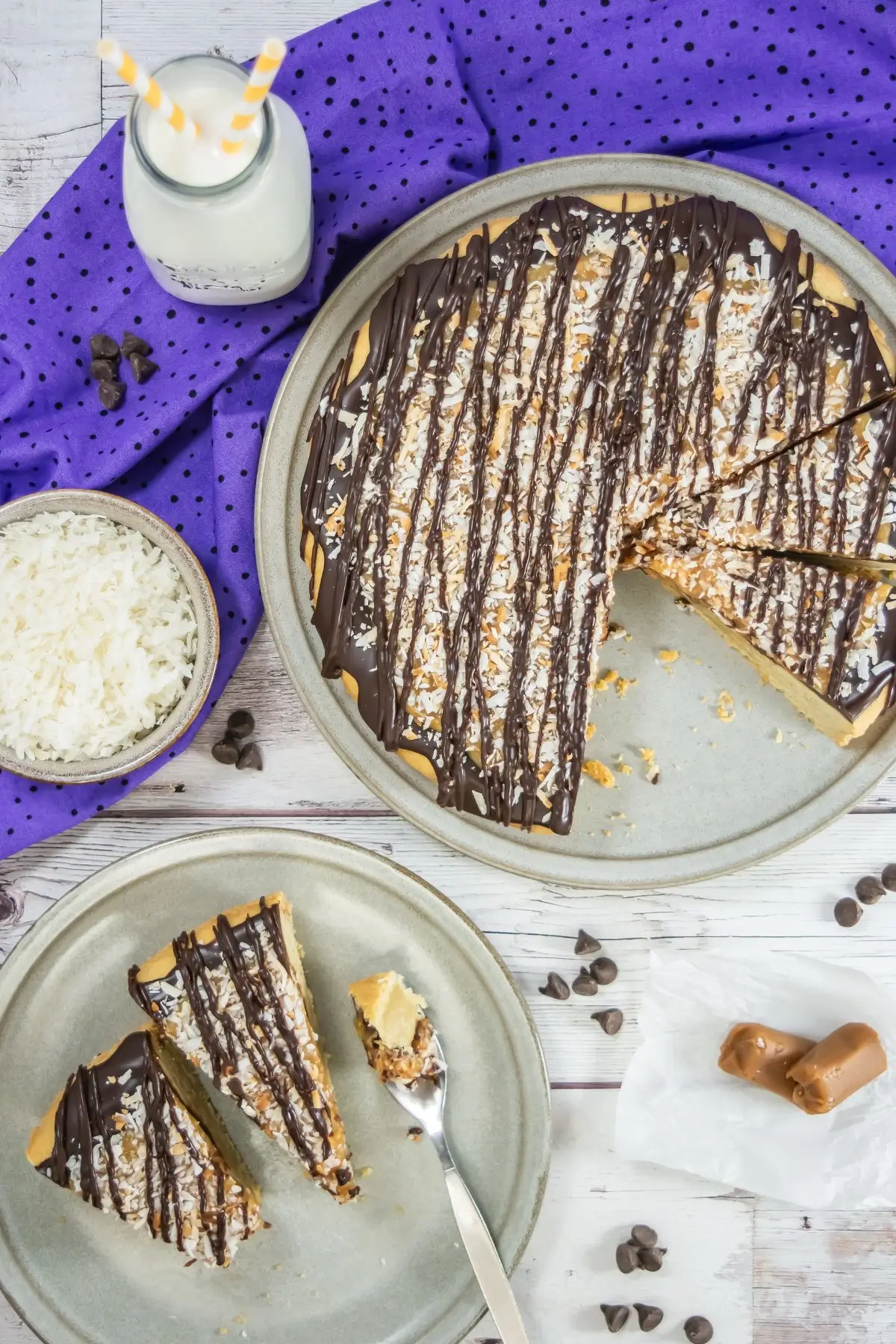 chocolate caramel cookie cake