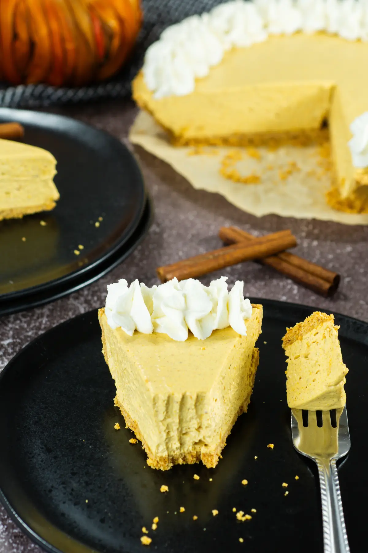 Easy No Bake Pumpkin Pie (Perfect for Holidays!)