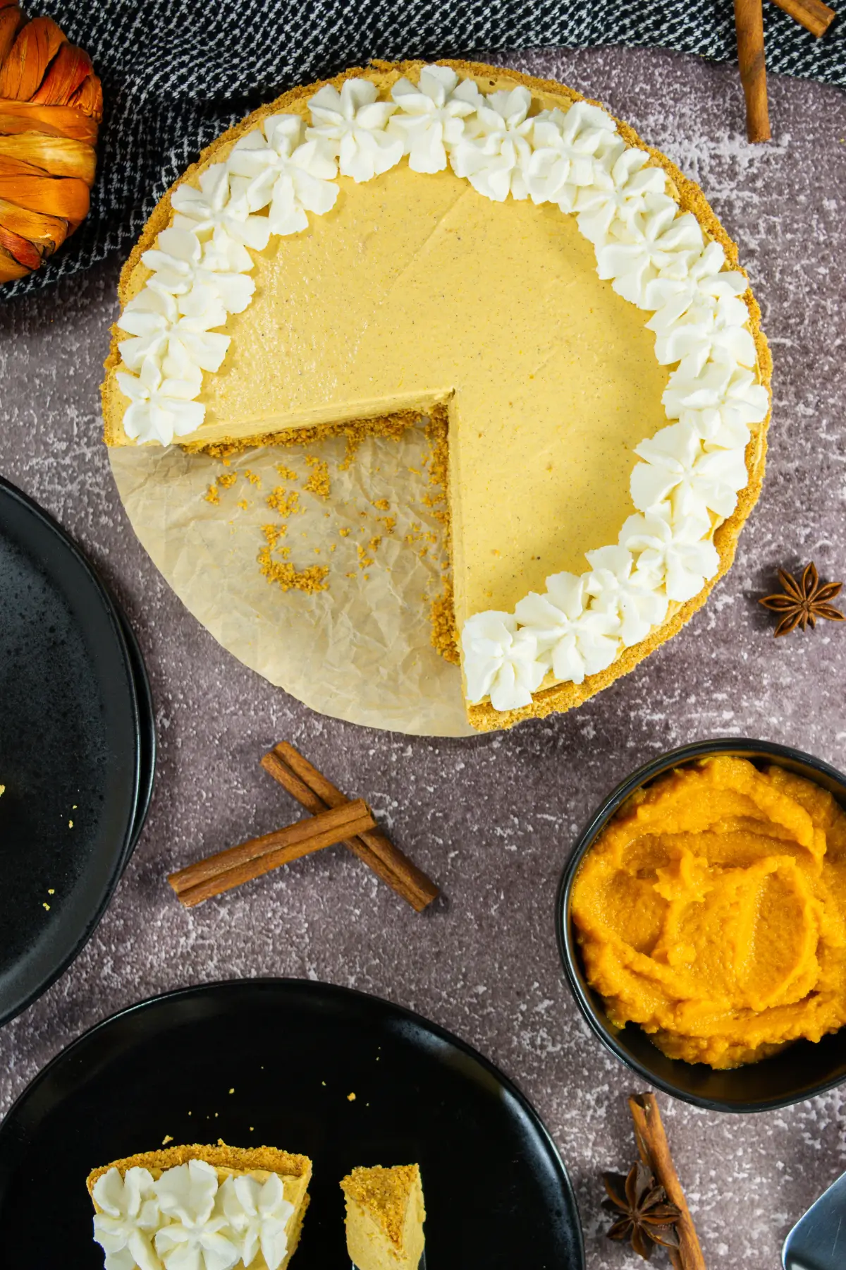 Easy No Bake Pumpkin Pie (Perfect for Holidays!)