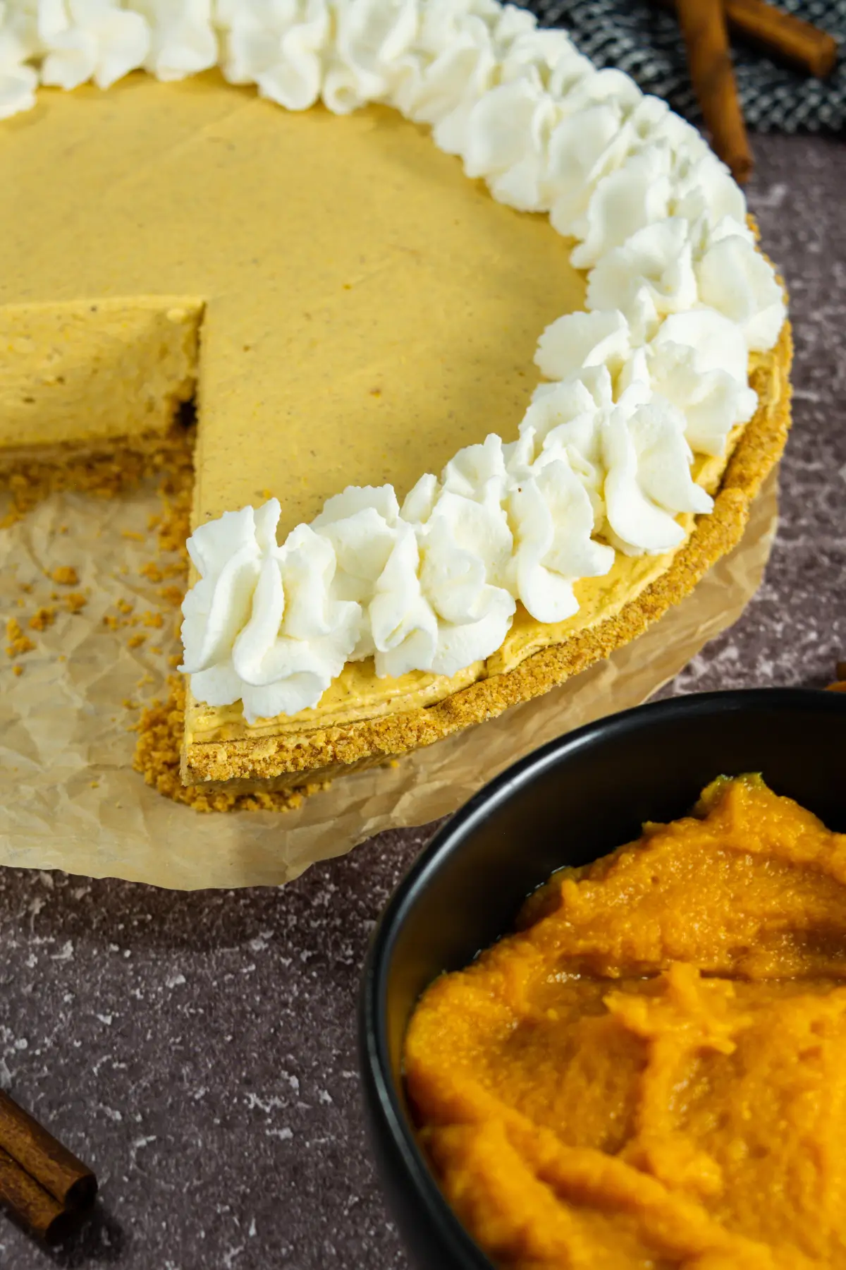 Easy No Bake Pumpkin Pie (Perfect for Holidays!)