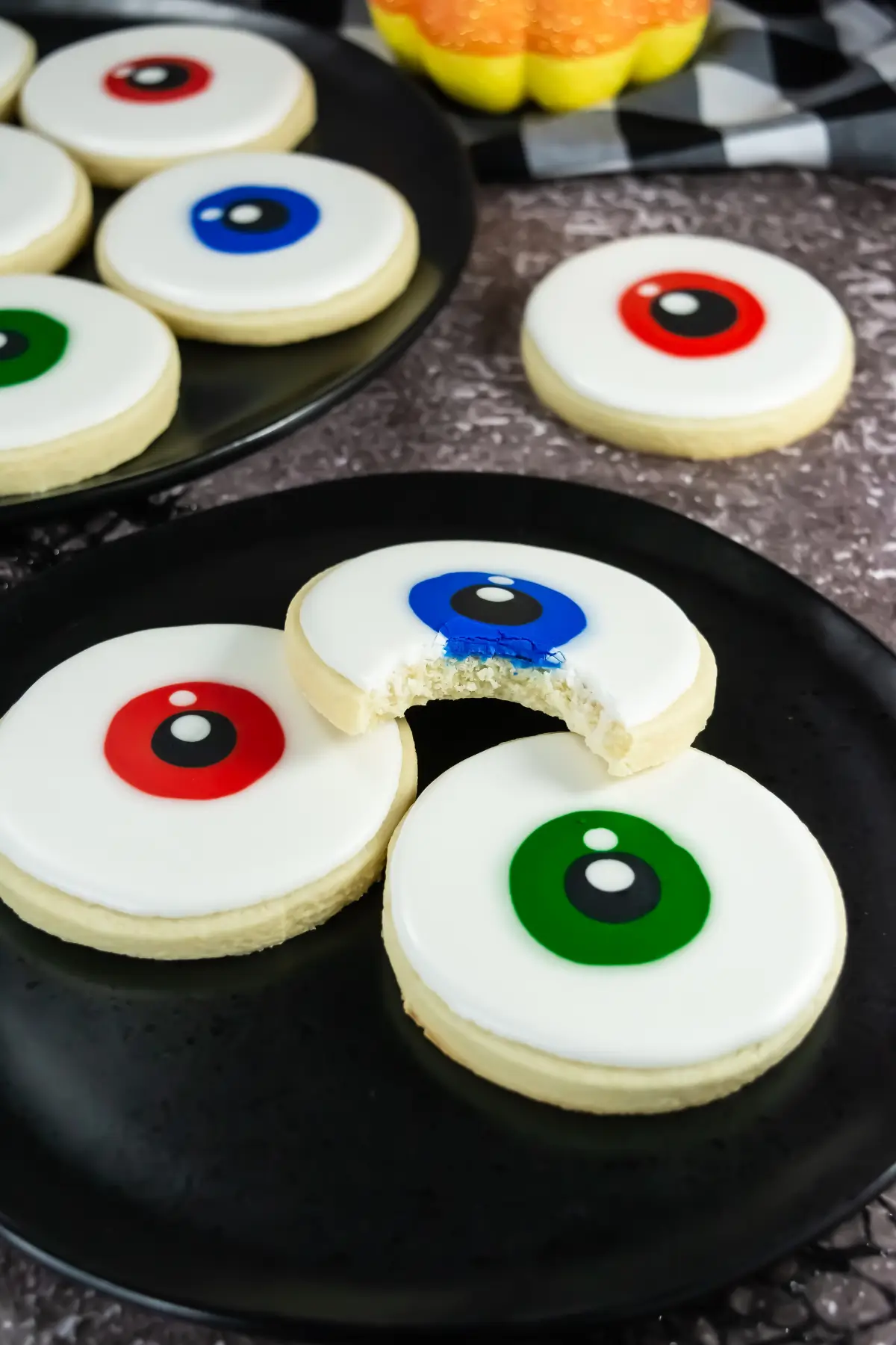 Eyeball Halloween Sugar Cookies halloween themed treats in eyeball shape