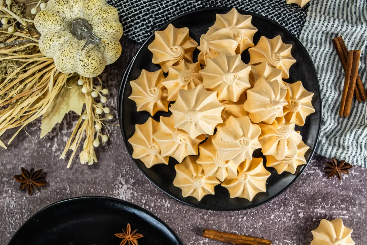 meringue cookies with pumpkin flavoring